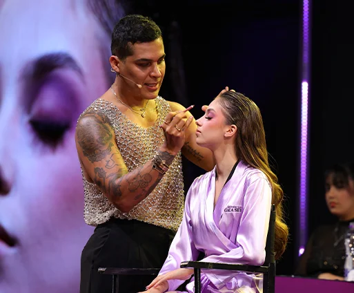 Foto de Luis Torres, maquillista consultor de SEYTÚ